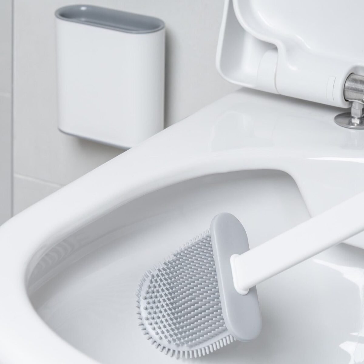 cleanako silicone toilet brush bathroom toilet scrubber toilet bowl brush flexible toilet brush and holder lifestyle 4.jpg